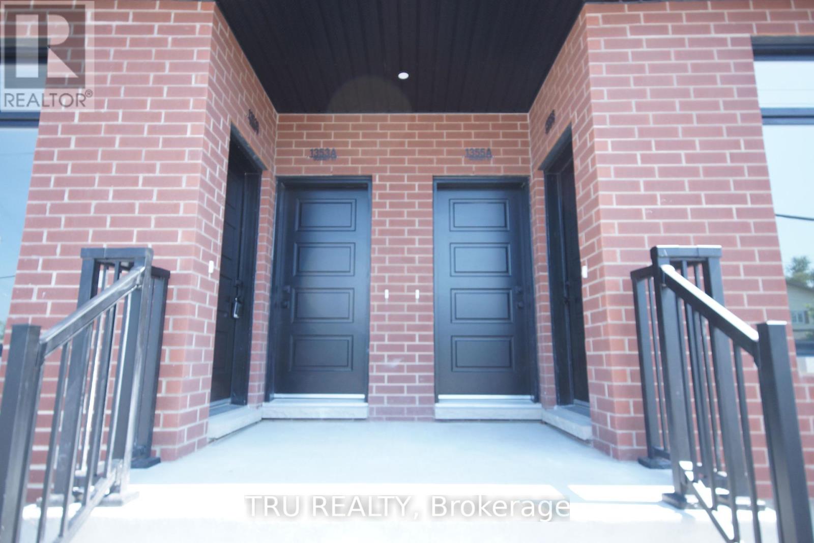 1353b Gosset Street N, Ottawa, Ontario  K1B 3P6 - Photo 15 - X12237060