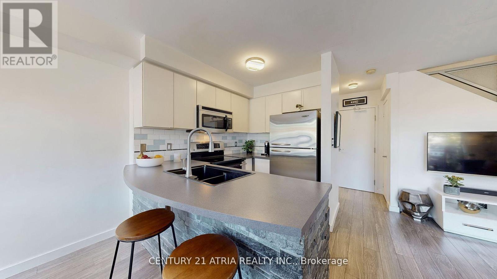 215 - 800 King Street W, Toronto, Ontario  M5V 3M7 - Photo 6 - C12390511