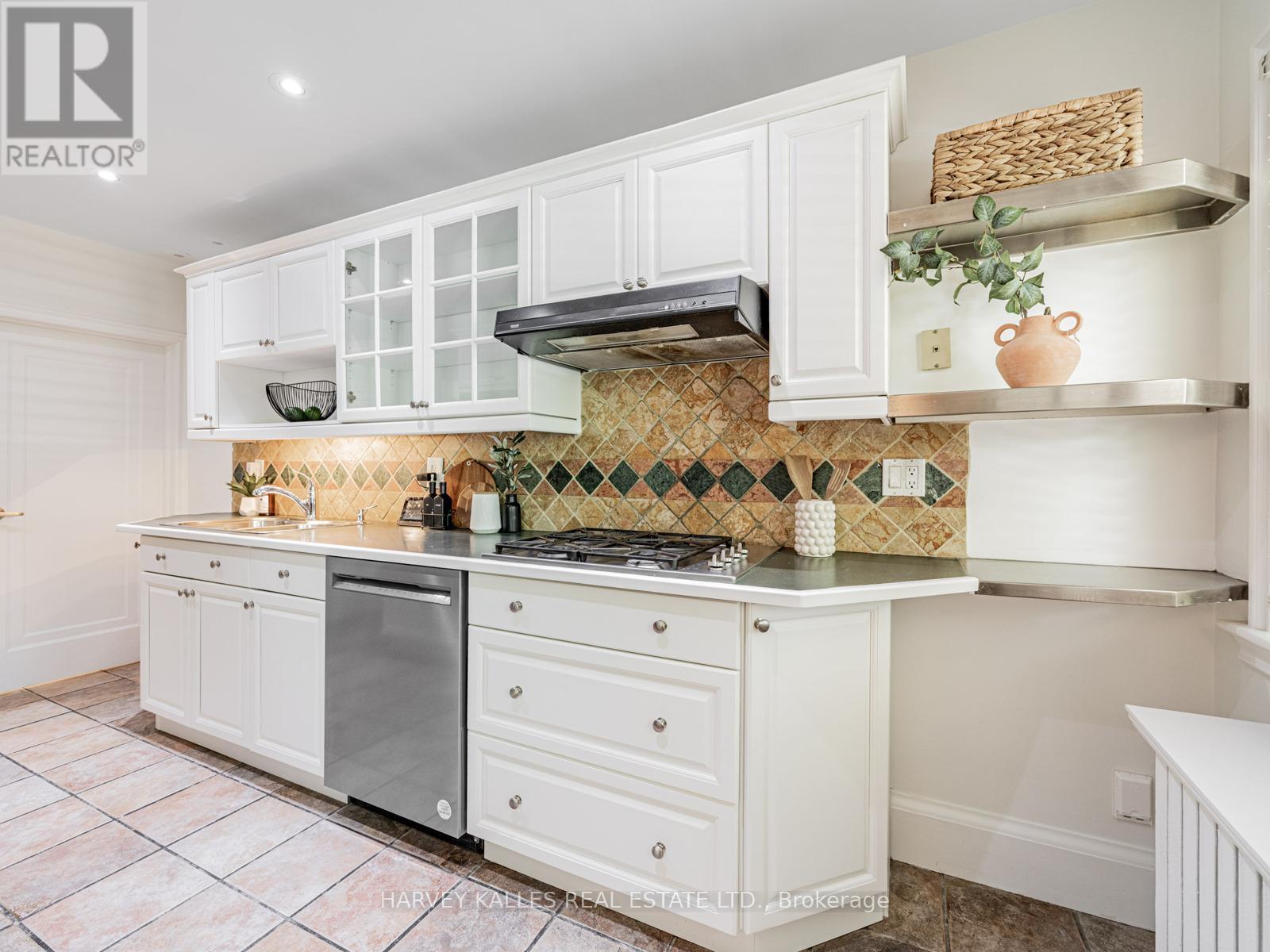191 Glen Cedar Road, Toronto, Ontario  M6C 3G9 - Photo 10 - C12390540