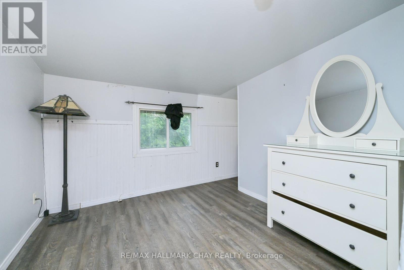 32 Shamrock Crescent, Essa, Ontario  L3W 0A5 - Photo 13 - N12390527