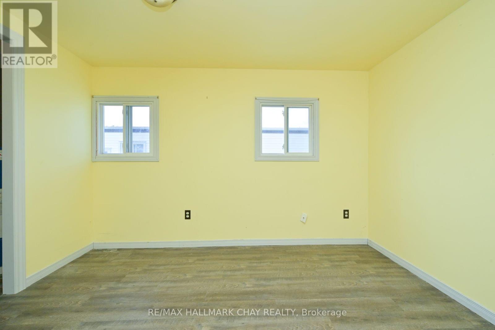 32 Shamrock Crescent, Essa, Ontario  L3W 0A5 - Photo 15 - N12390527