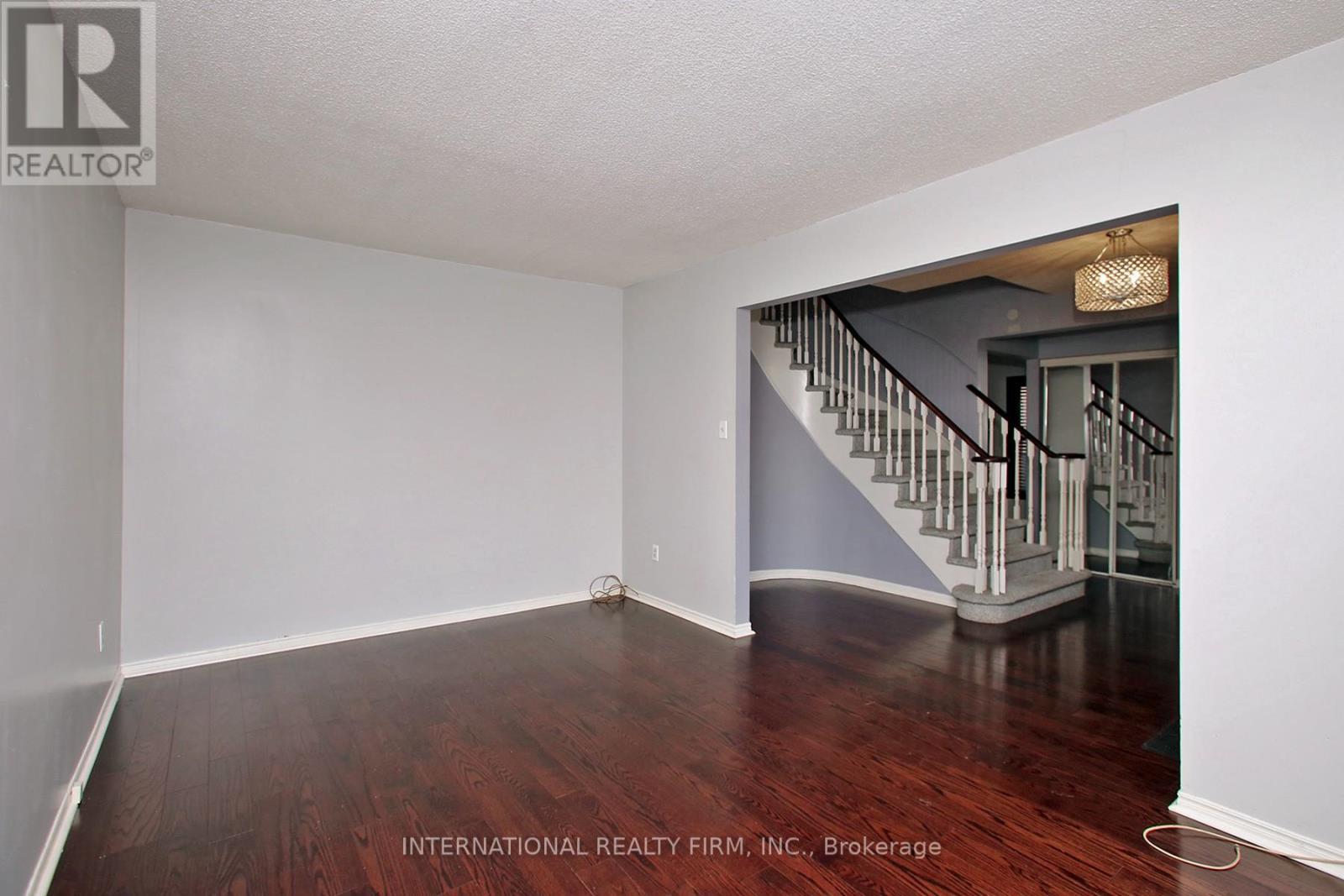 22 Larkin Avenue, Markham, Ontario  L3P 4R3 - Photo 11 - N12390577