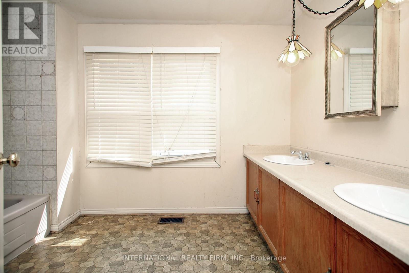 22 Larkin Avenue, Markham, Ontario  L3P 4R3 - Photo 24 - N12390577