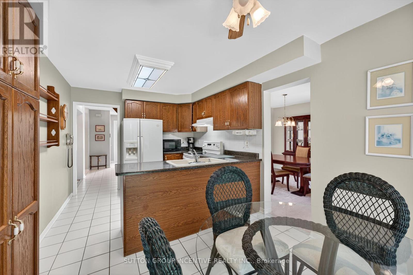 26 Peck Street, Barrie (Painswick North), Ontario  L4N 7H4 - Photo 13 - S12390521