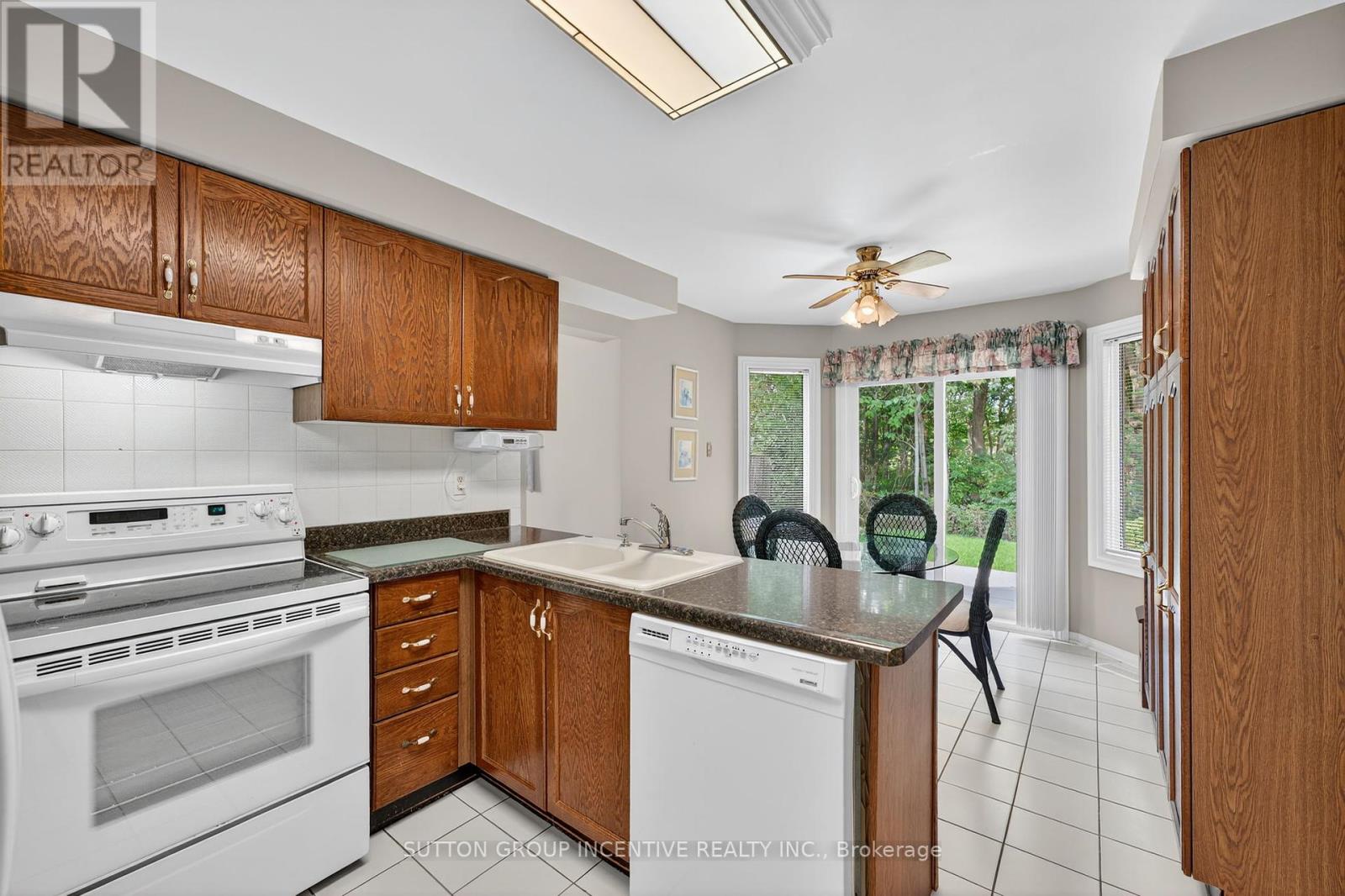 26 Peck Street, Barrie (Painswick North), Ontario  L4N 7H4 - Photo 14 - S12390521