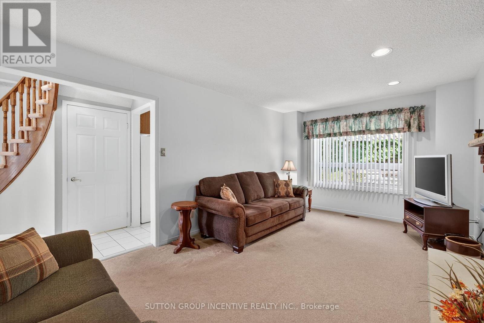 26 Peck Street, Barrie (Painswick North), Ontario  L4N 7H4 - Photo 16 - S12390521