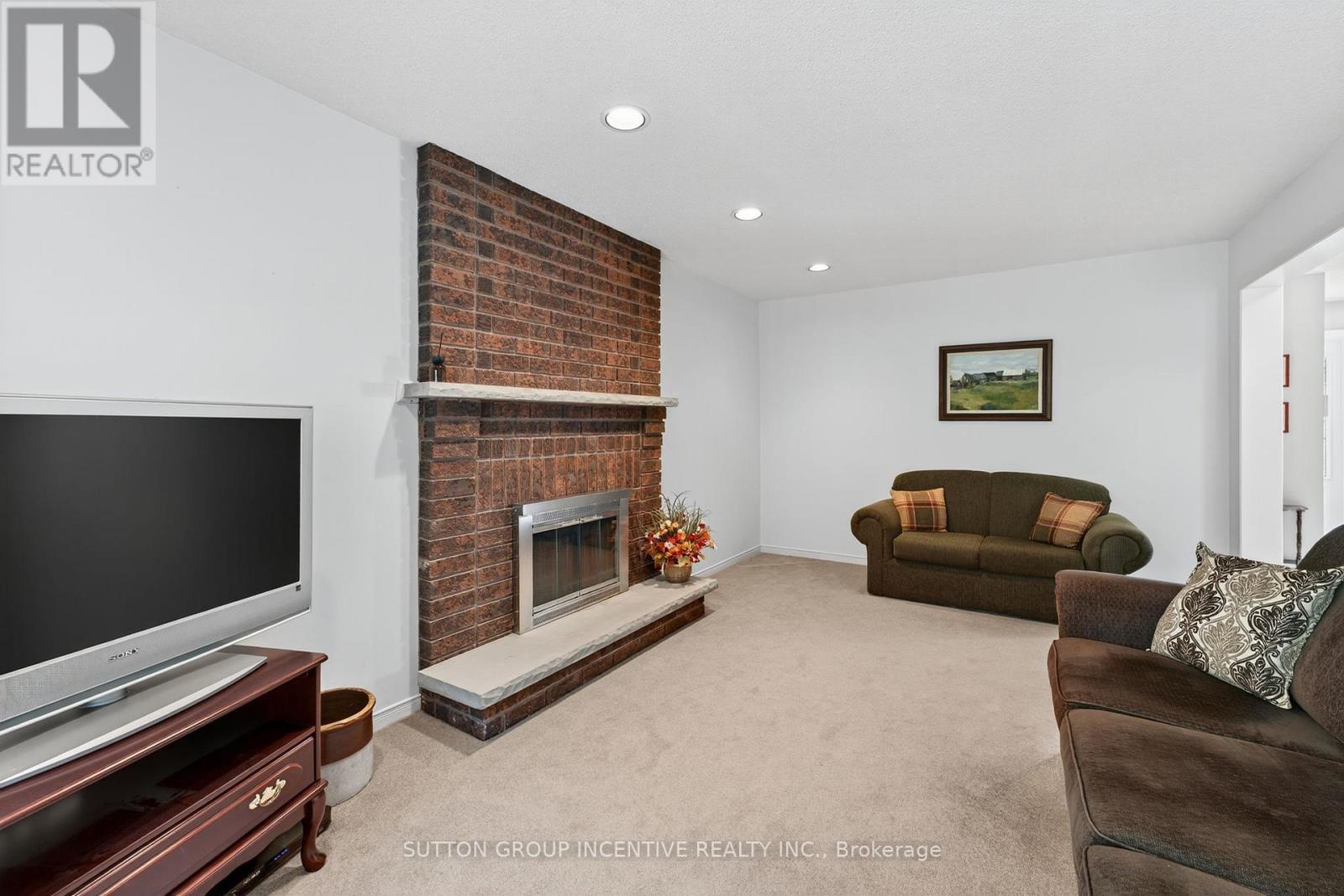 26 Peck Street, Barrie (Painswick North), Ontario  L4N 7H4 - Photo 17 - S12390521