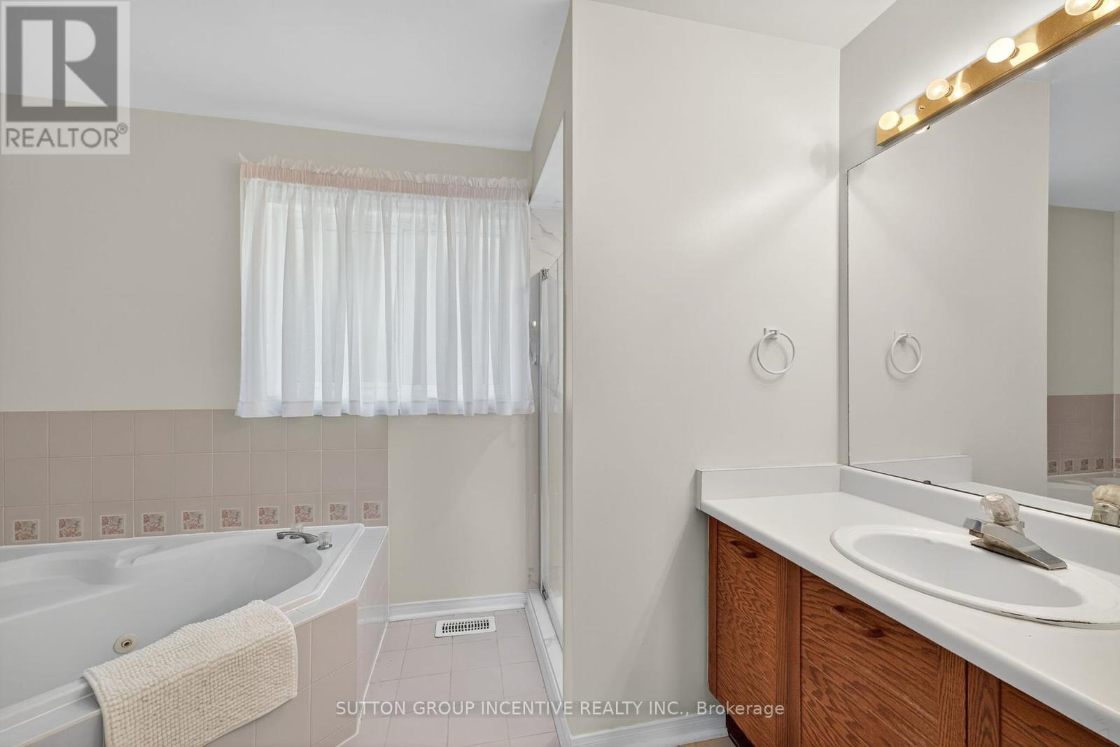 26 Peck Street, Barrie (Painswick North), Ontario  L4N 7H4 - Photo 26 - S12390521