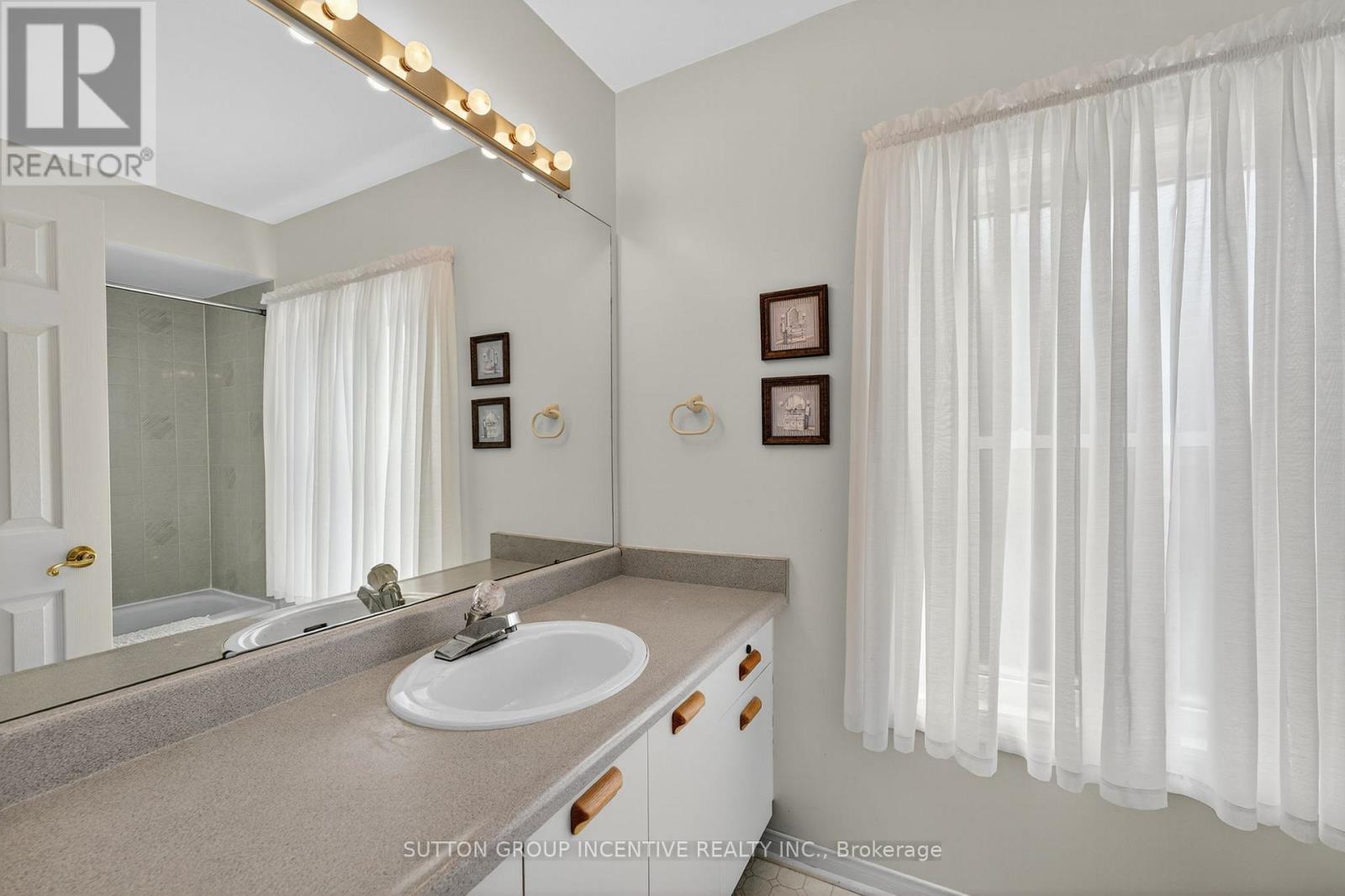 26 Peck Street, Barrie (Painswick North), Ontario  L4N 7H4 - Photo 34 - S12390521