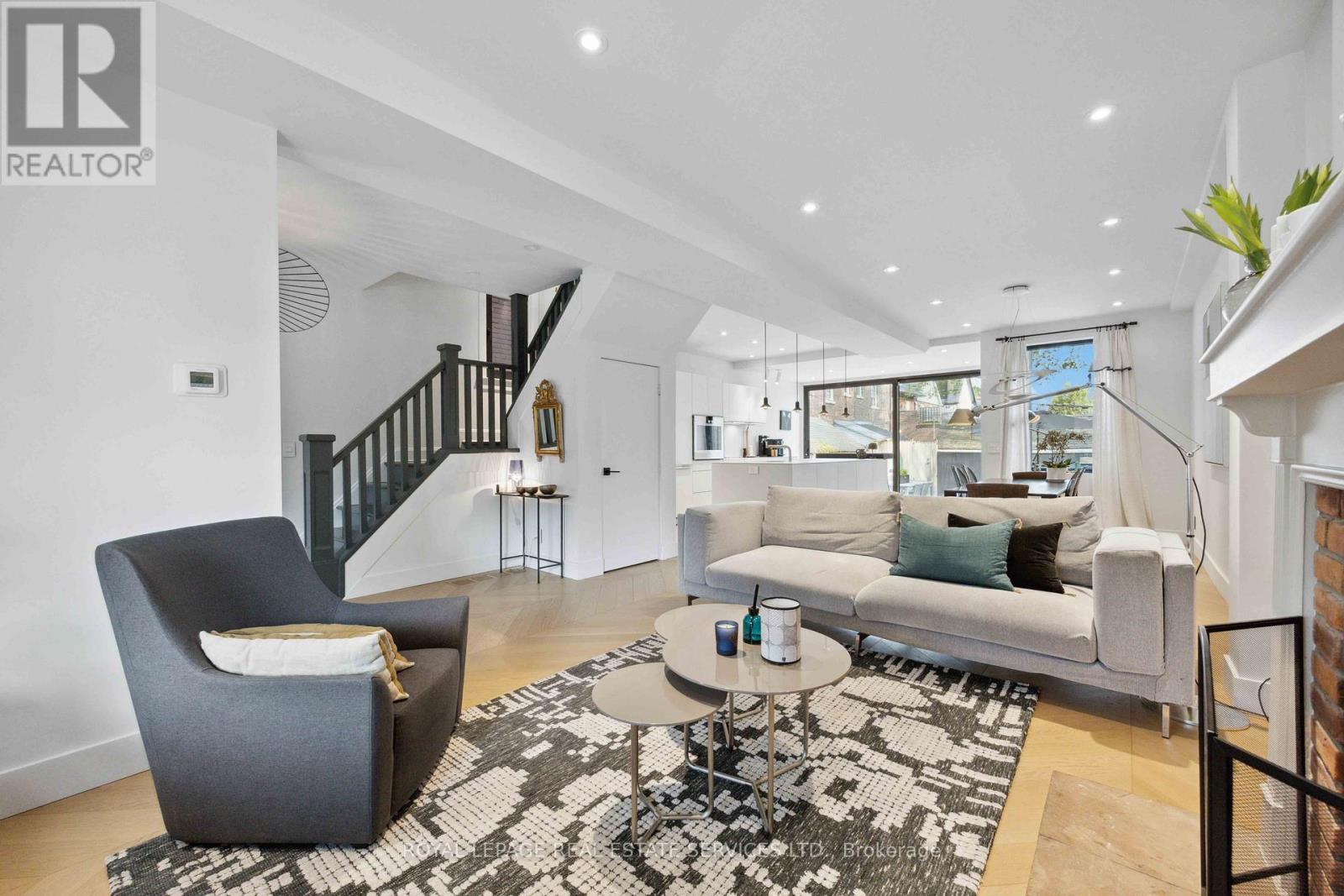 Property at 427 ANNETTE STREET image 3