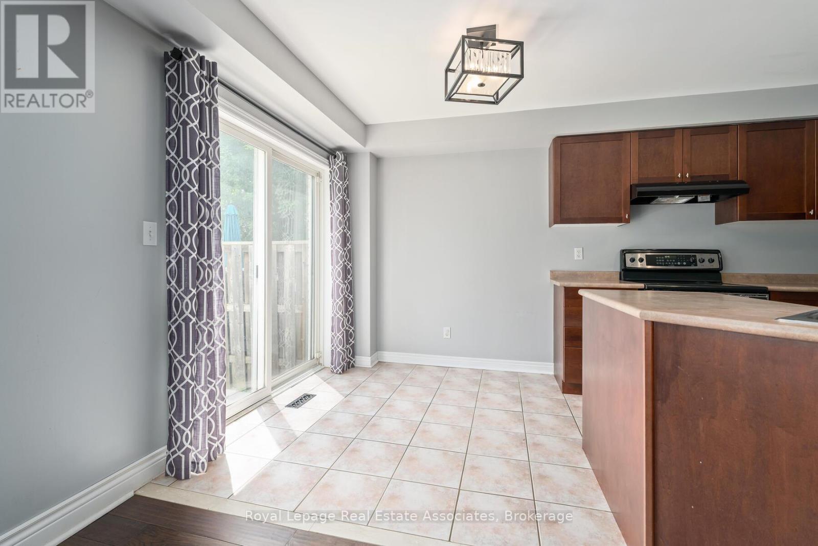 149 Mowat Crescent, Halton Hills (Georgetown), Ontario  L7G 6A8 - Photo 19 - W12390523