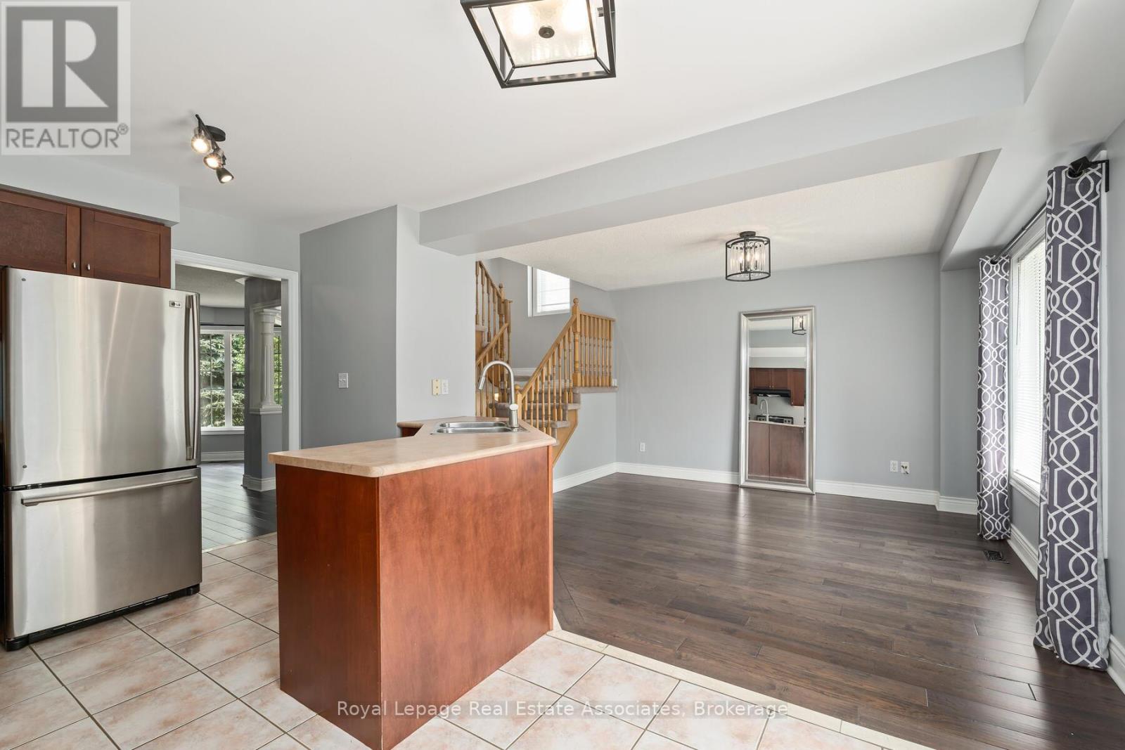 149 Mowat Crescent, Halton Hills (Georgetown), Ontario  L7G 6A8 - Photo 22 - W12390523