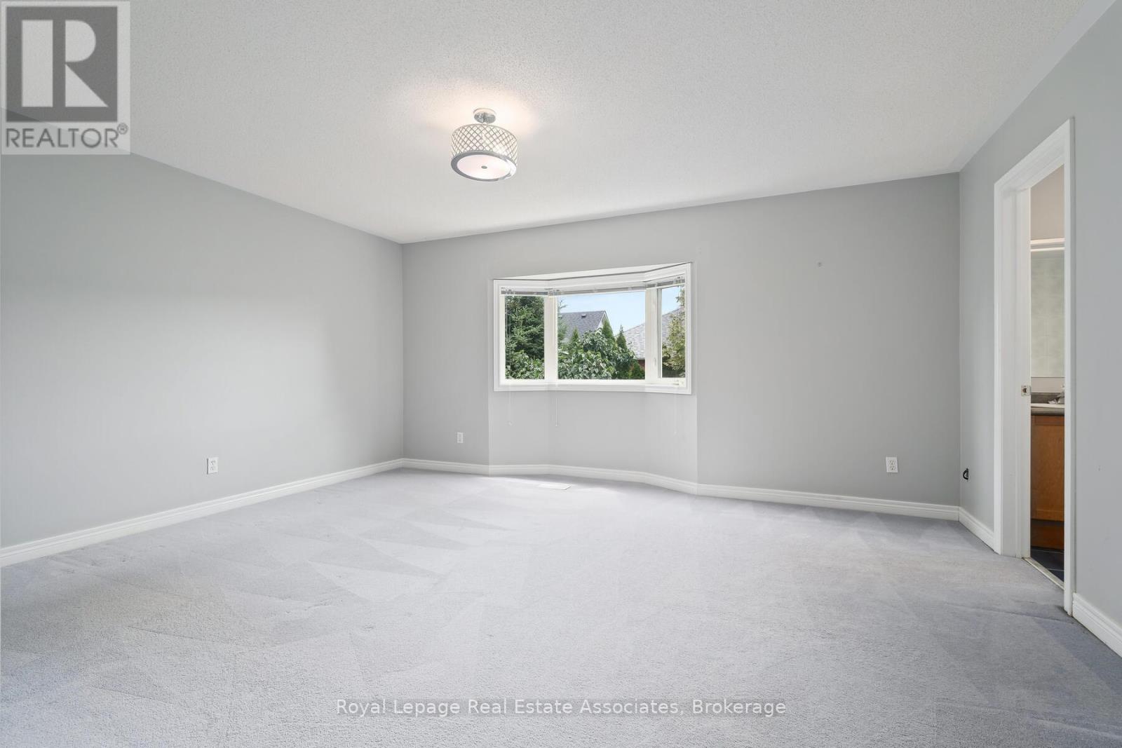 149 Mowat Crescent, Halton Hills (Georgetown), Ontario  L7G 6A8 - Photo 27 - W12390523