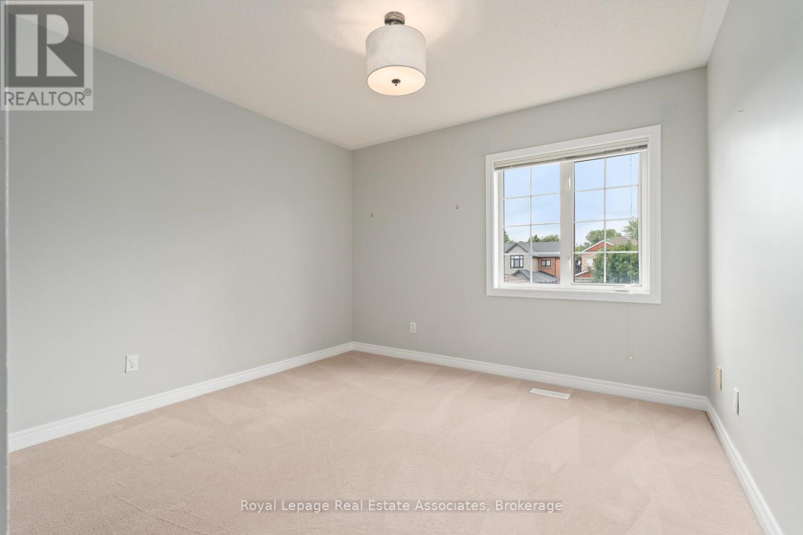 149 Mowat Crescent, Halton Hills (Georgetown), Ontario  L7G 6A8 - Photo 36 - W12390523