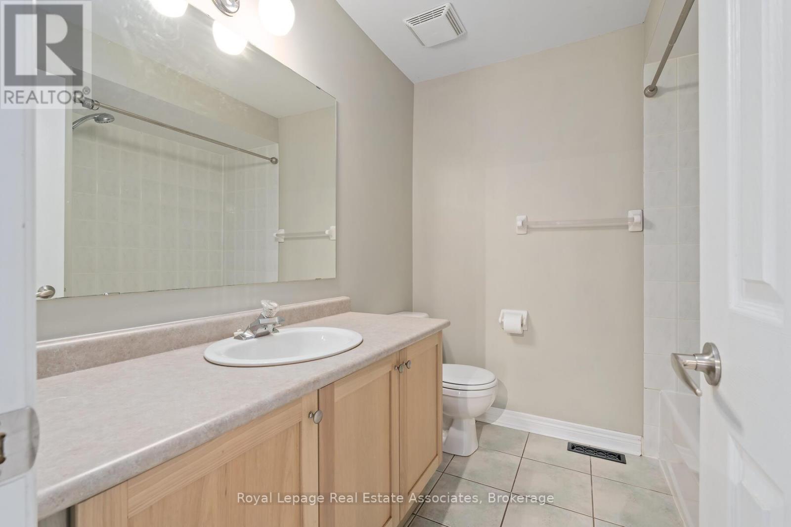 149 Mowat Crescent, Halton Hills (Georgetown), Ontario  L7G 6A8 - Photo 37 - W12390523