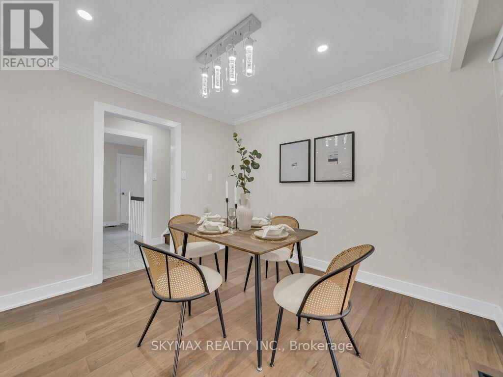 3053 Coral Drive, Mississauga, Ontario  L4T 1Z2 - Photo 12 - W12390537