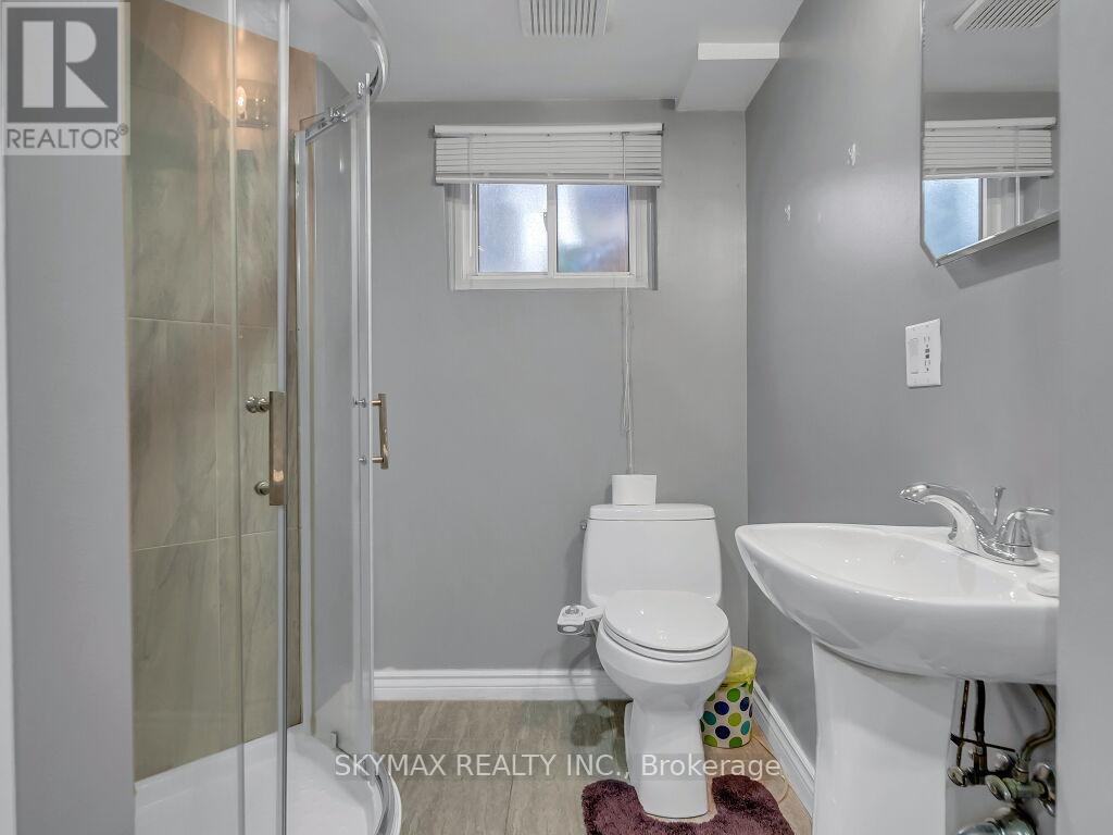 3053 Coral Drive, Mississauga, Ontario  L4T 1Z2 - Photo 22 - W12390537