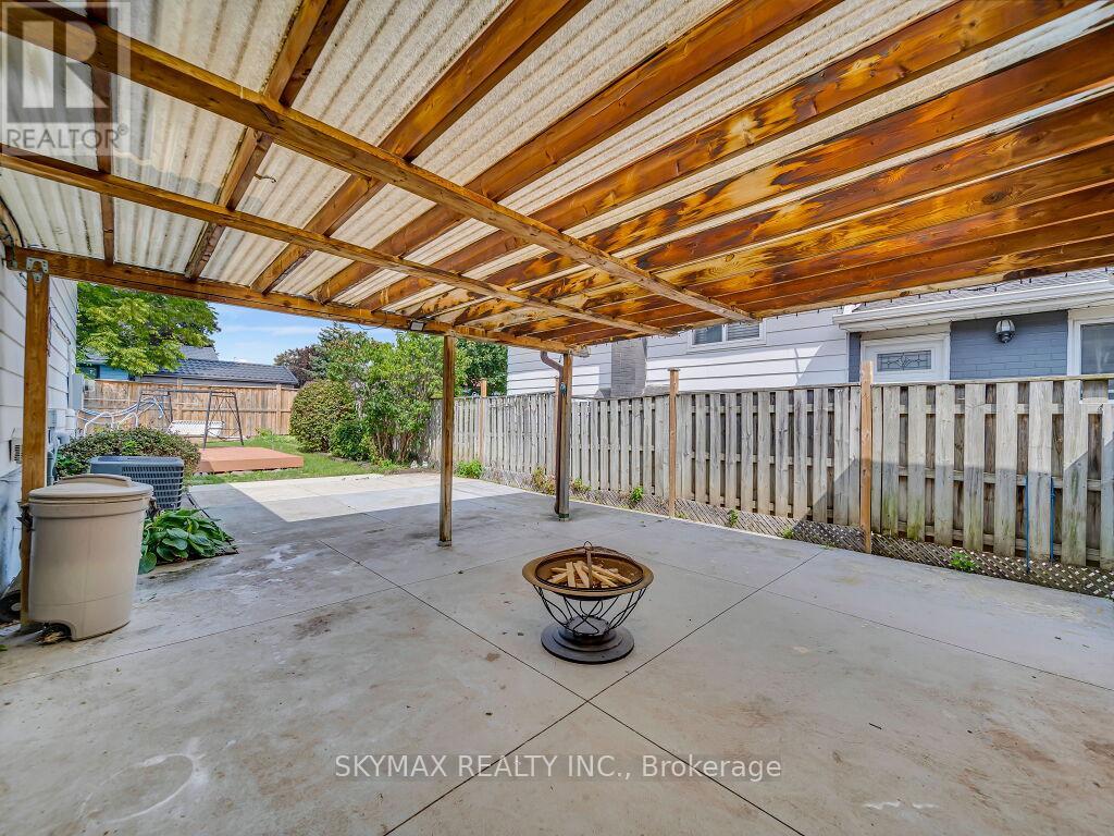 3053 Coral Drive, Mississauga, Ontario  L4T 1Z2 - Photo 33 - W12390537