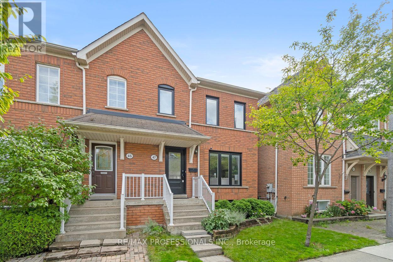 47 TARRAGONA BOULEVARD, Toronto, Ontario