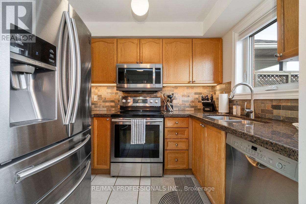 47 Tarragona Boulevard, Toronto, Ontario  M6N 5C2 - Photo 14 - W12390570
