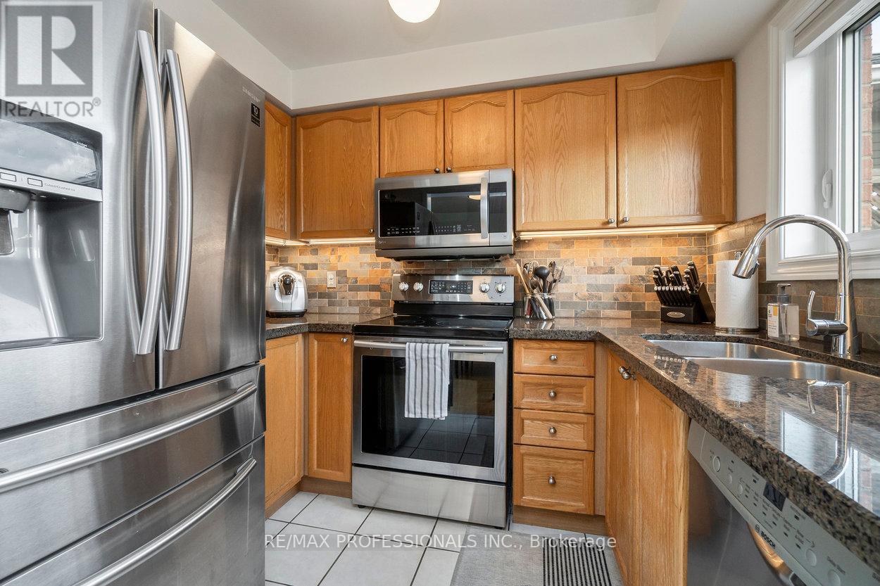47 Tarragona Boulevard, Toronto, Ontario  M6N 5C2 - Photo 16 - W12390570