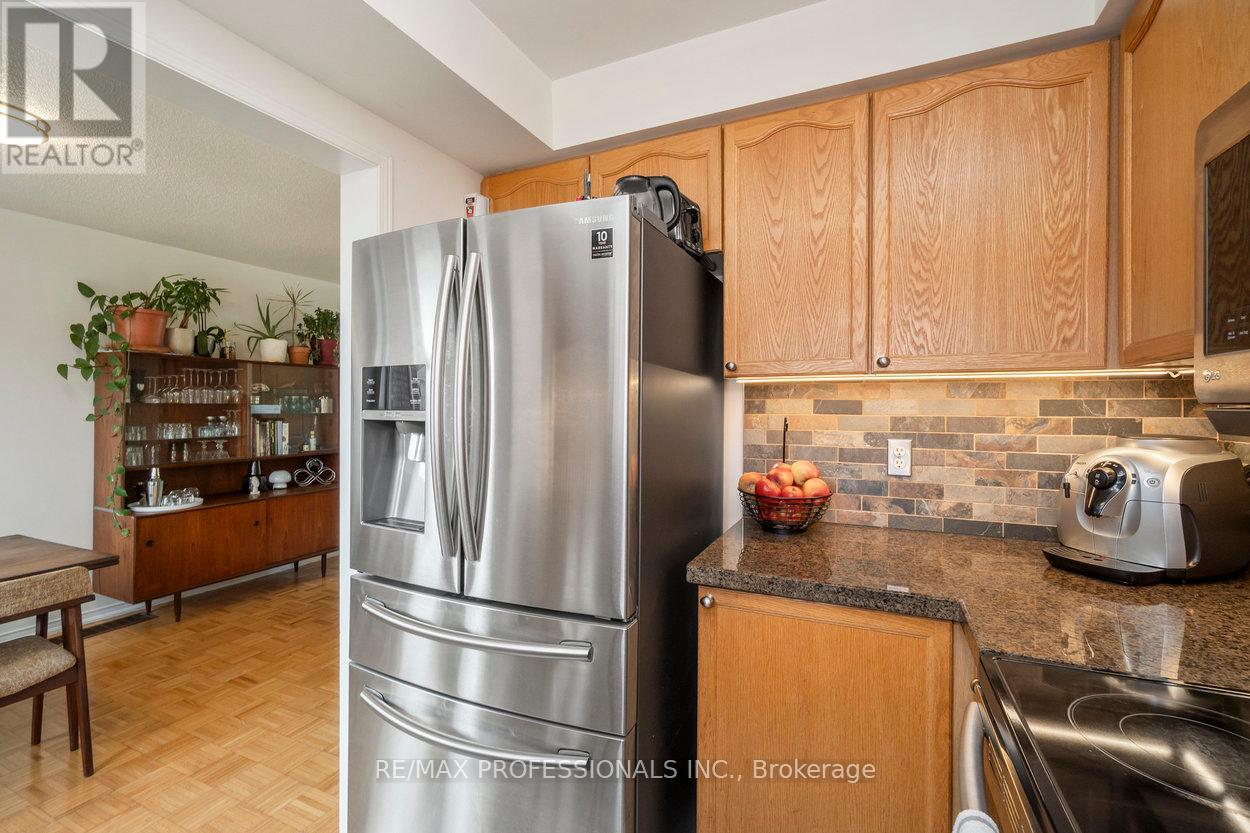 47 Tarragona Boulevard, Toronto, Ontario  M6N 5C2 - Photo 18 - W12390570