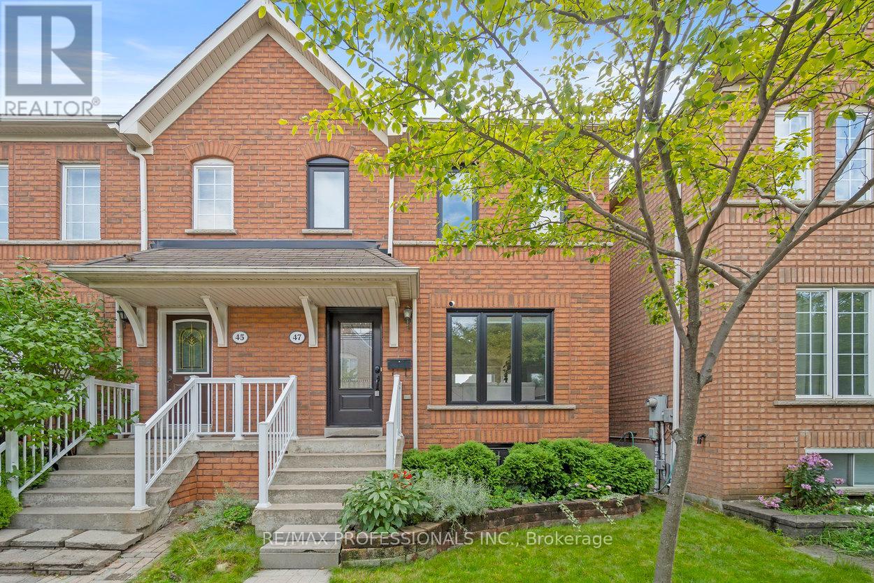 47 Tarragona Boulevard, Toronto, Ontario  M6N 5C2 - Photo 2 - W12390570