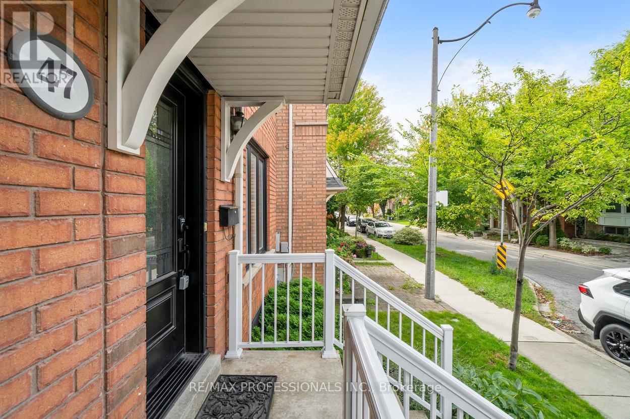 47 Tarragona Boulevard, Toronto, Ontario  M6N 5C2 - Photo 4 - W12390570