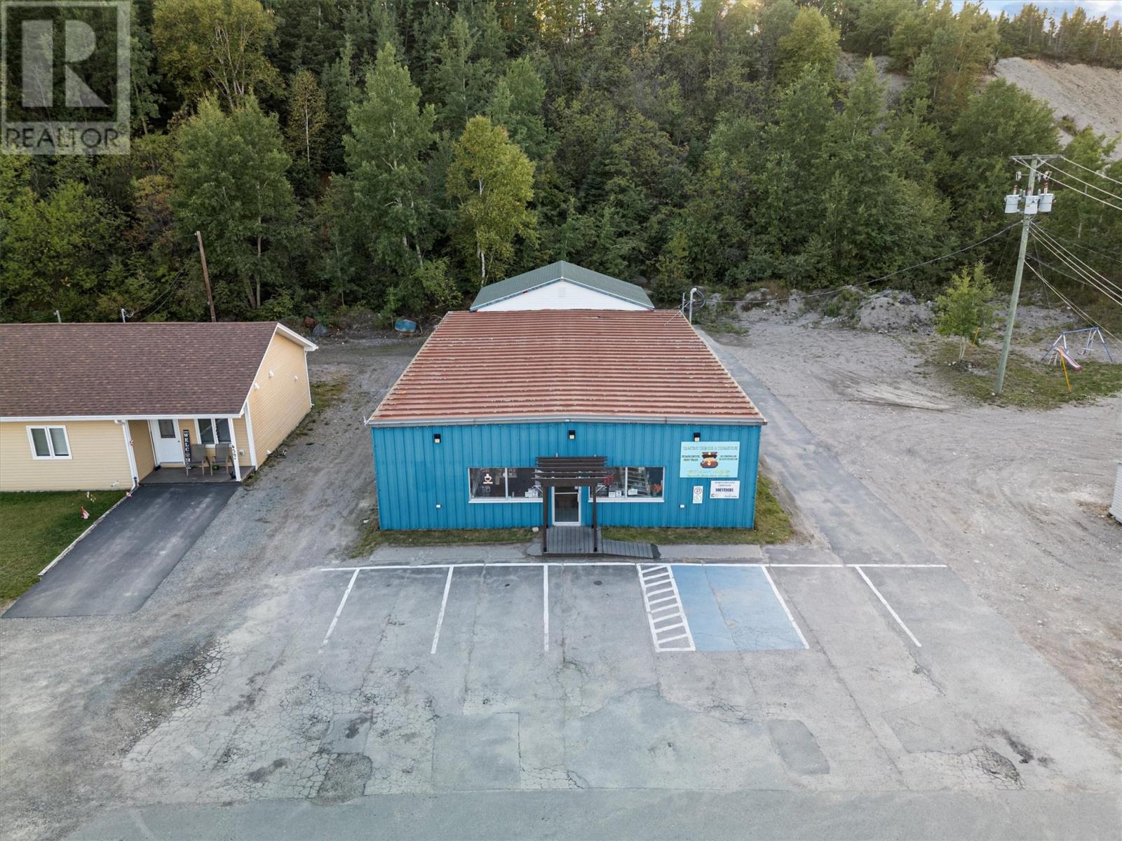 443 Jr Smallwood Boulevard, Gambo, Newfoundland & Labrador  A0G 1T0 - Photo 1 - 1290170
