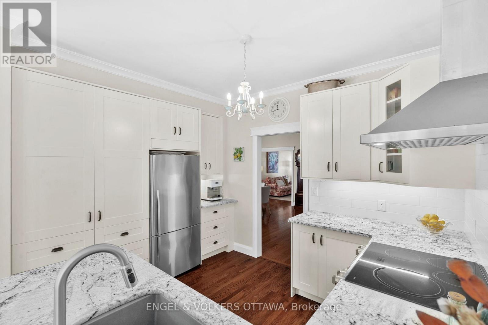 17 Colindale Avenue, Ottawa, Ontario  K2J 4V6 - Photo 15 - X12390603
