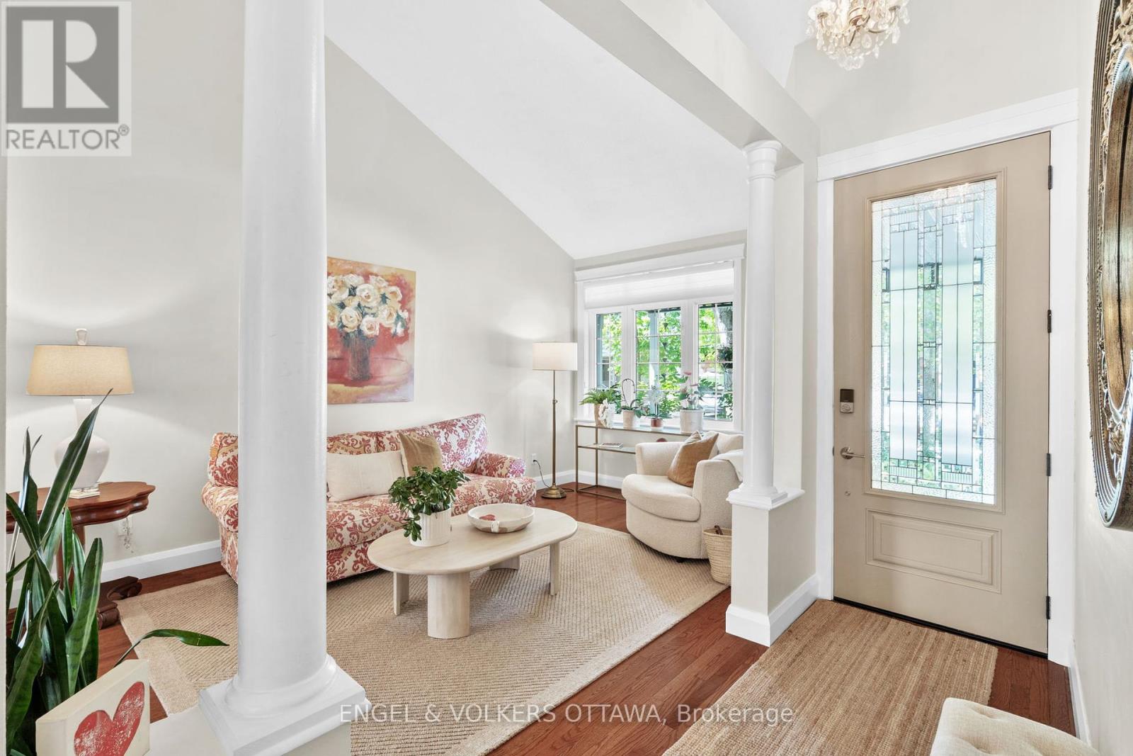 17 Colindale Avenue, Ottawa, Ontario  K2J 4V6 - Photo 4 - X12390603