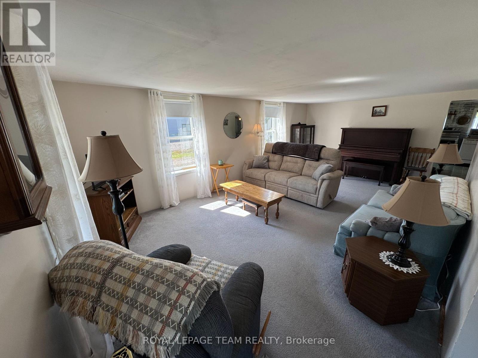 22 Wilson Street, Laurentian Hills, Ontario  K0J 1J0 - Photo 16 - X12390610