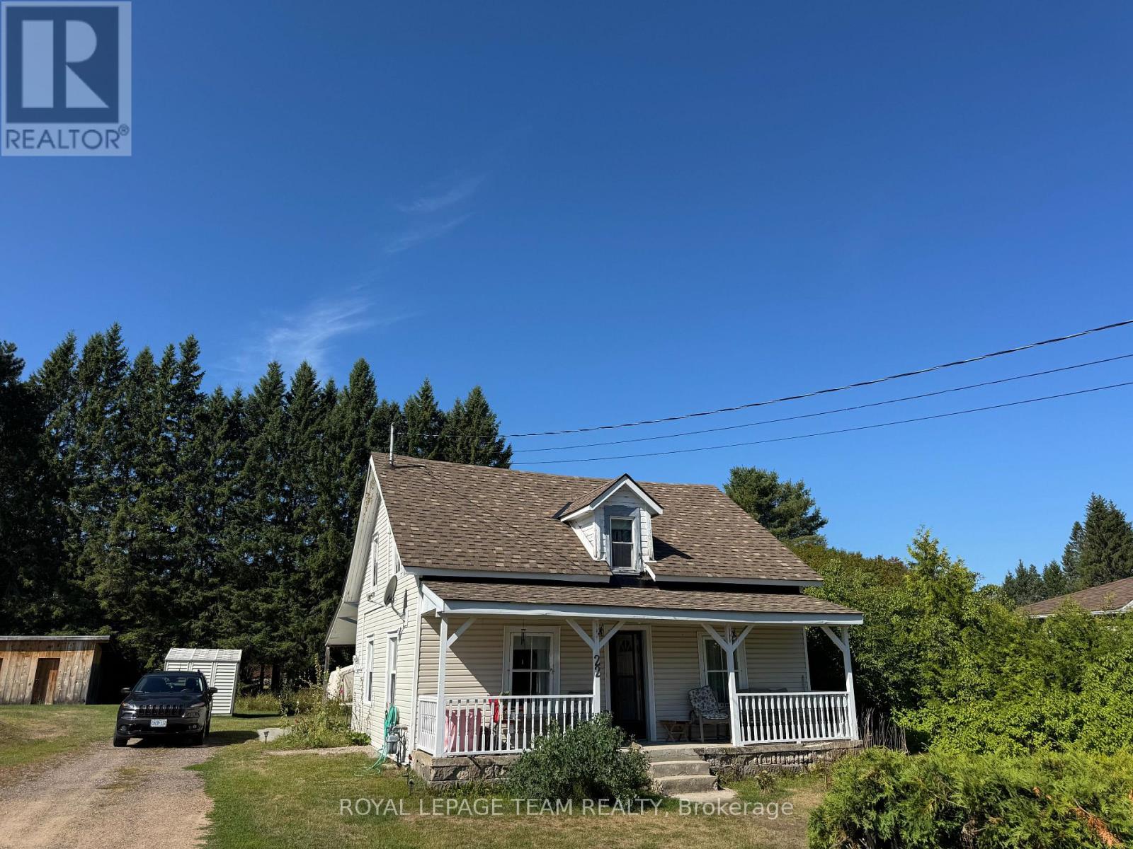 22 Wilson Street, Laurentian Hills, Ontario  K0J 1J0 - Photo 2 - X12390610