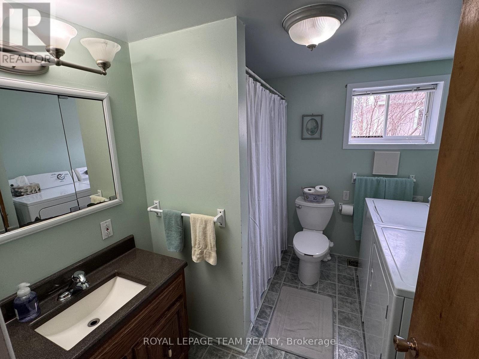 22 Wilson Street, Laurentian Hills, Ontario  K0J 1J0 - Photo 29 - X12390610