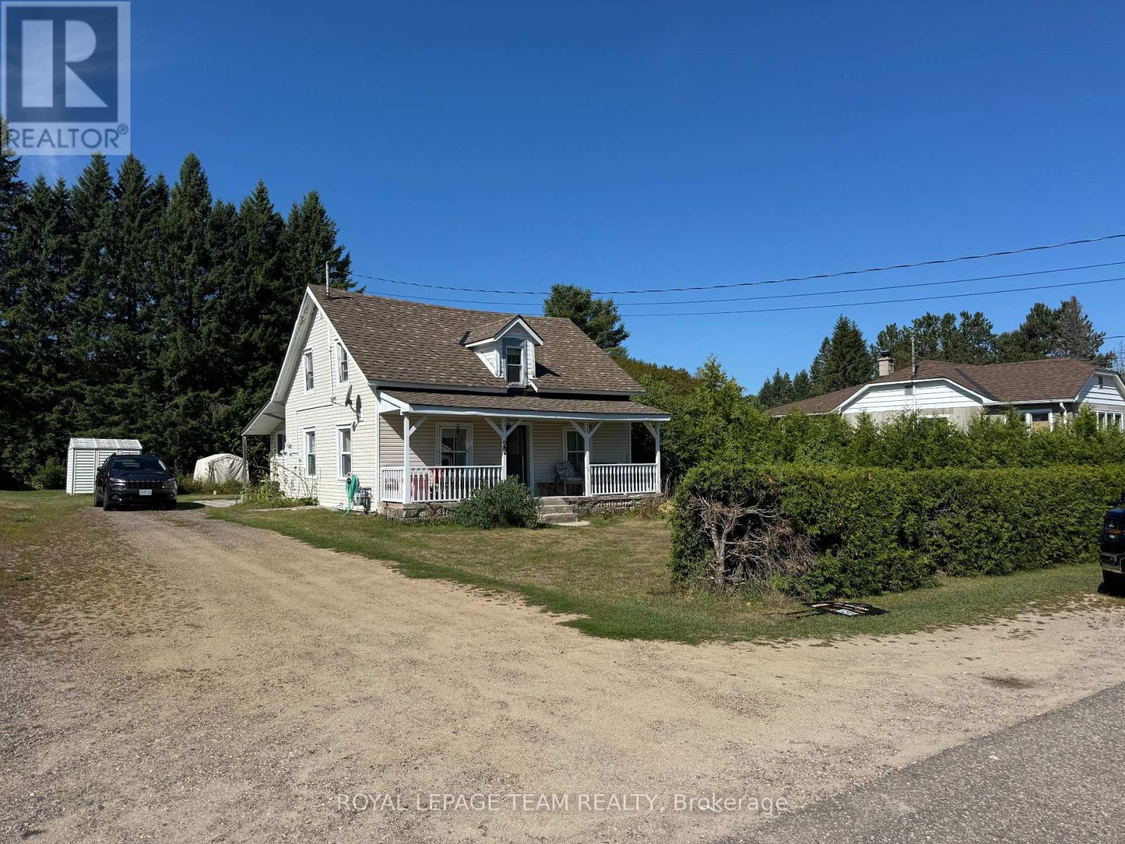 22 Wilson Street, Laurentian Hills, Ontario  K0J 1J0 - Photo 3 - X12390610