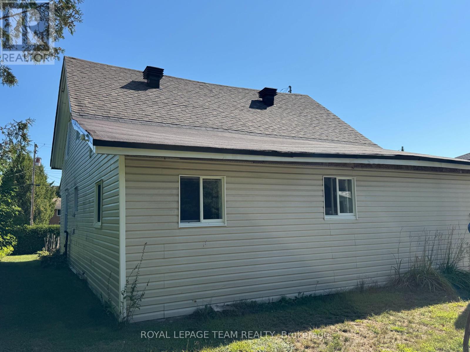 22 Wilson Street, Laurentian Hills, Ontario  K0J 1J0 - Photo 7 - X12390610