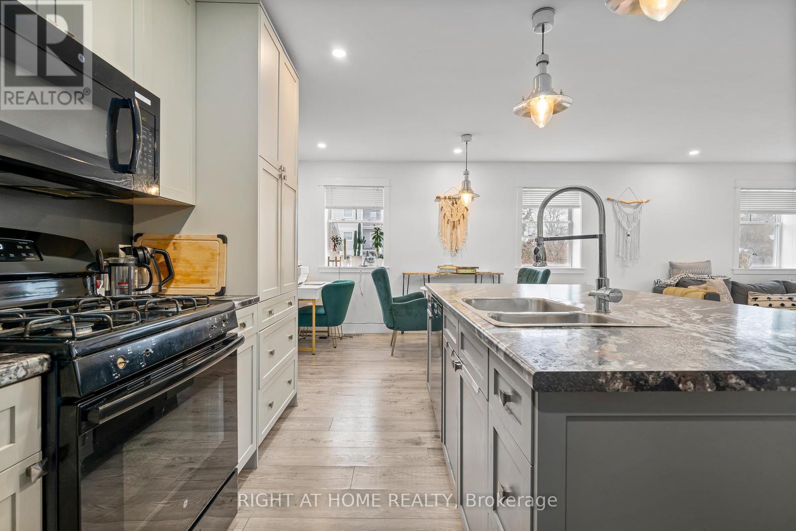 92 Orange Street, Cobourg, Ontario  K9A 2L3 - Photo 11 - X12390595