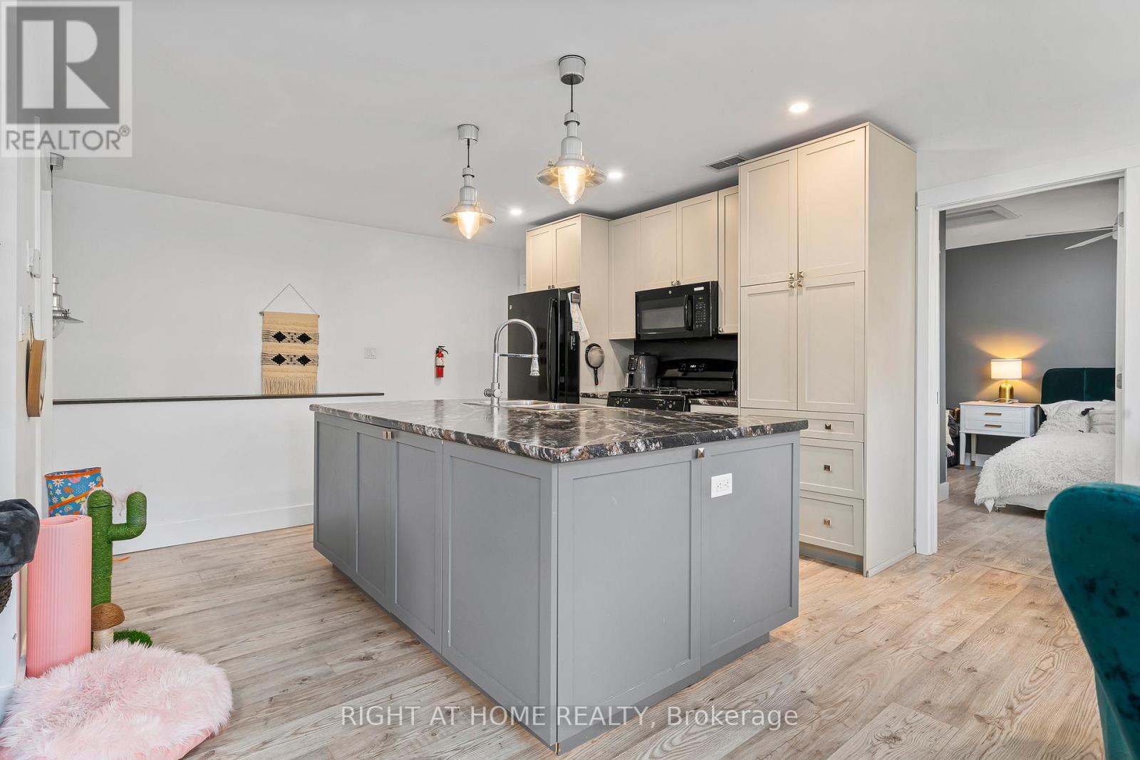 92 Orange Street, Cobourg, Ontario  K9A 2L3 - Photo 12 - X12390595