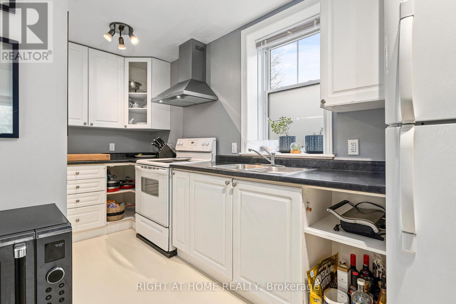 92 Orange Street, Cobourg, Ontario  K9A 2L3 - Photo 23 - X12390595