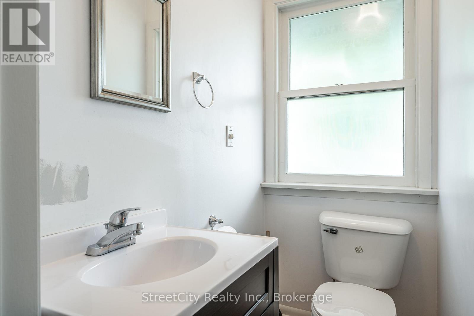 19 Waterloo Street S, Stratford, Ontario  N5A 4A5 - Photo 11 - X12390681