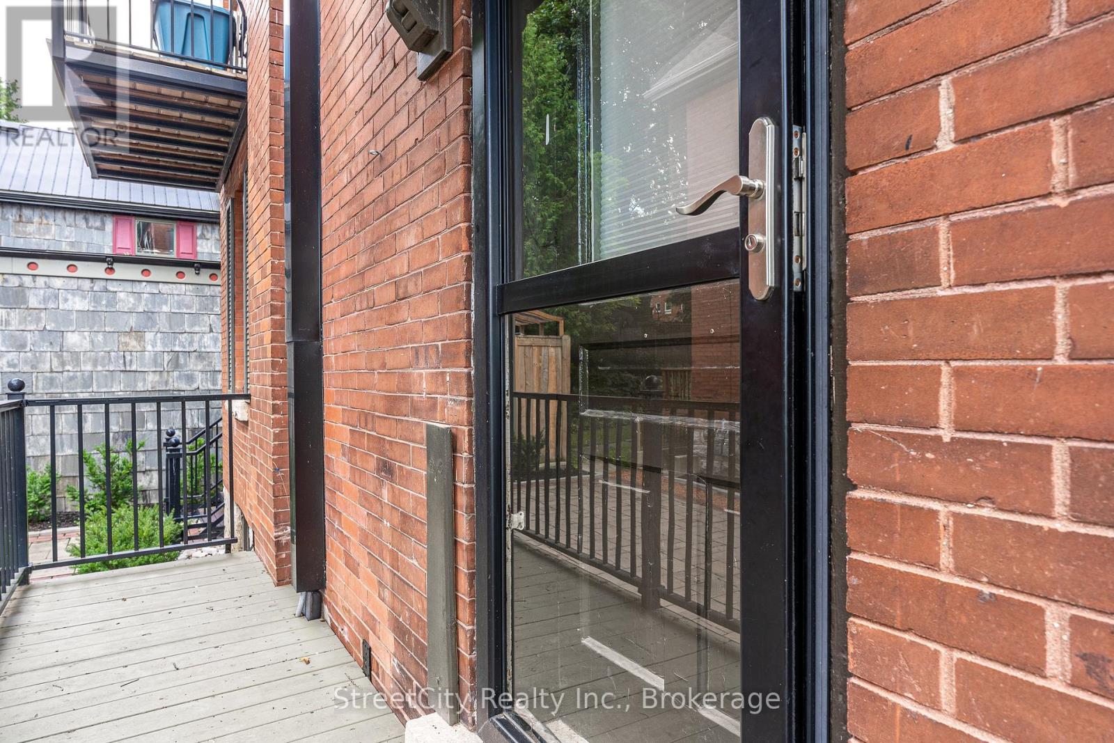 19 Waterloo Street S, Stratford, Ontario  N5A 4A5 - Photo 23 - X12390681