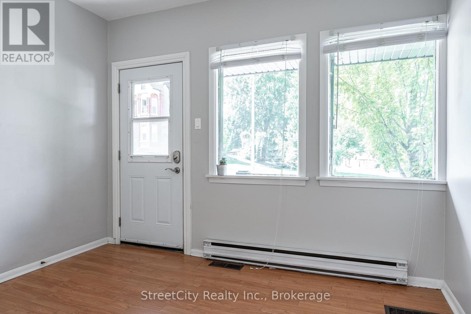 19 Waterloo Street S, Stratford, Ontario  N5A 4A5 - Photo 6 - X12390681