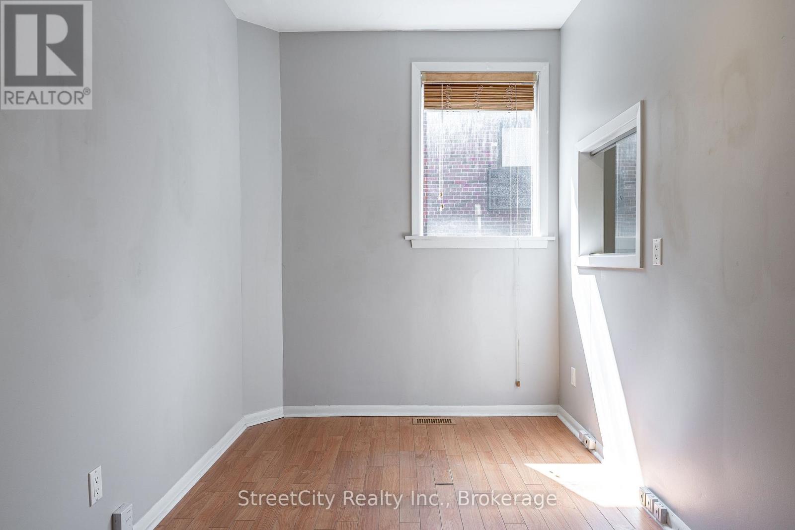 19 Waterloo Street S, Stratford, Ontario  N5A 4A5 - Photo 8 - X12390681