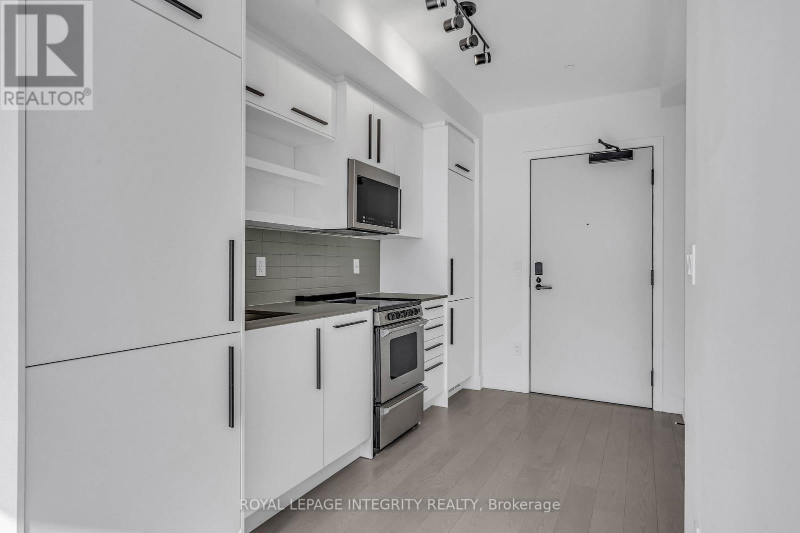 716 - 560 Rideau Street, Ottawa, Ontario  K1N 0G3 - Photo 2 - X12389830