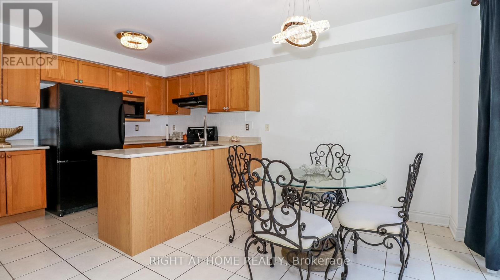 Property at 2072 WILSON STREET image 4