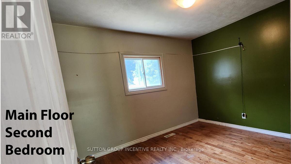 856 Ney Avenue, Tay, Ontario  L0K 1R0 - Photo 21 - S12334440