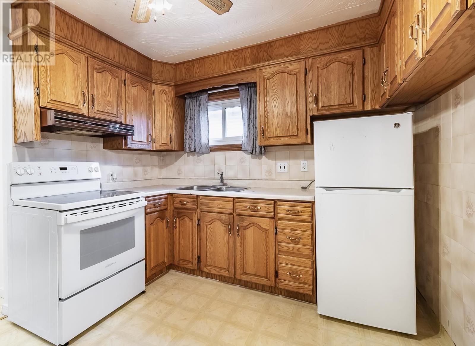 554 Douglas St, Sault Ste. Marie, Ontario  P6C 1V1 - Photo 17 - SM252527
