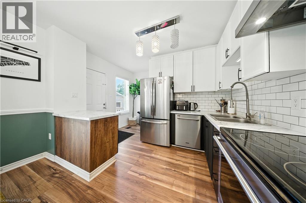 49 East 31st Street, Hamilton, Ontario  L8V 3N8 - Photo 13 - 40767463