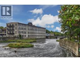 19 GUELPH Avenue Unit# 105, Cambridge, Ontario