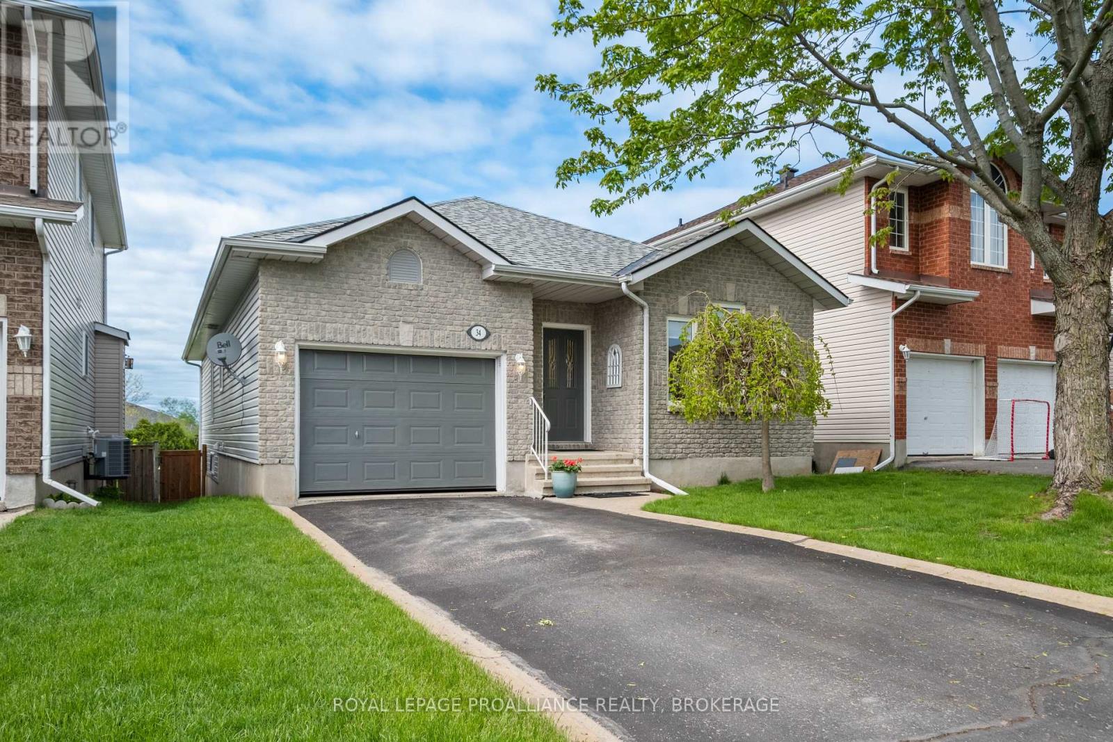 34 SCHOONER DRIVE, Kingston, Ontario